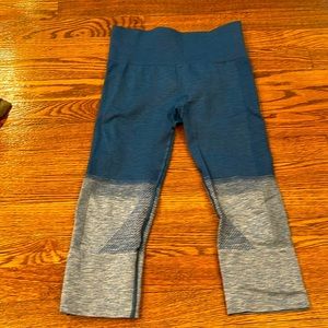Lululemon size 4 capris